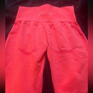 Nvgtn candy apple contour leggings